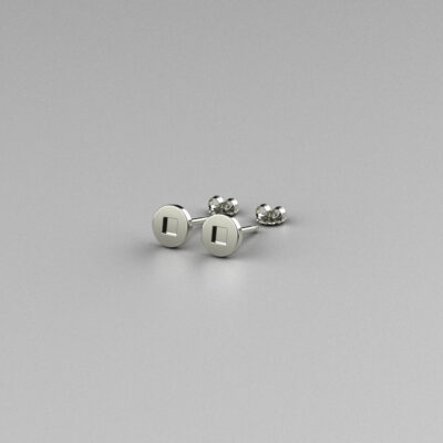 Roberston/Square stud earrings